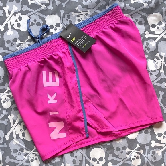 nike graphic shorts womens